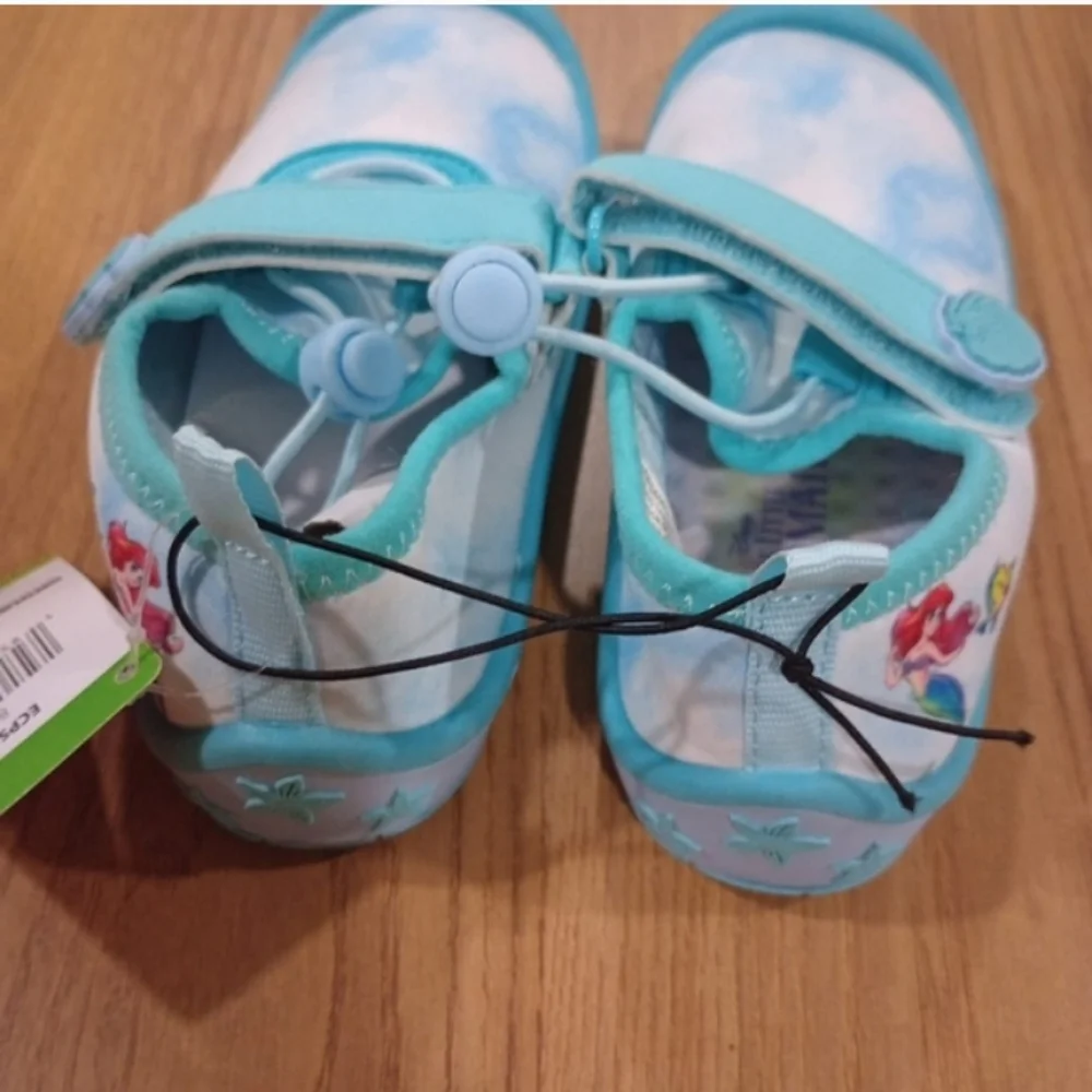 Size  13/1 BRAND NEW GIRLS  DISNEY PRINCESS THE LITTLE MERMAID WATER SHOE